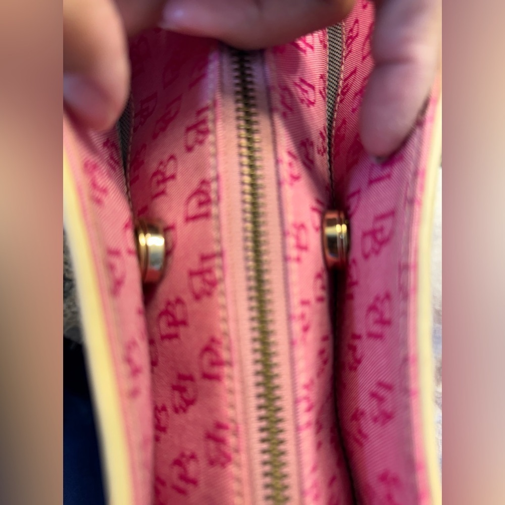 Dooney & Bourke Fuschia Signature Vintage Satchel Bag NWT #CL-125 - Picture 6 of 10